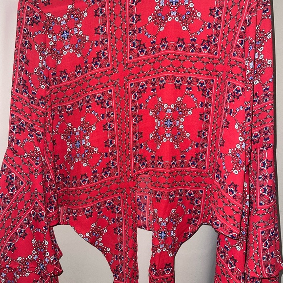 Adorable Top! - Picture 2 of 5